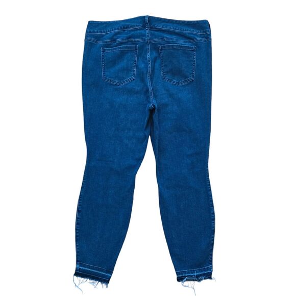 Torrid Jeans Women's Blue High Rise Distressed Jegging Super Soft Jeans Plus 20R - Picture 3 of 8